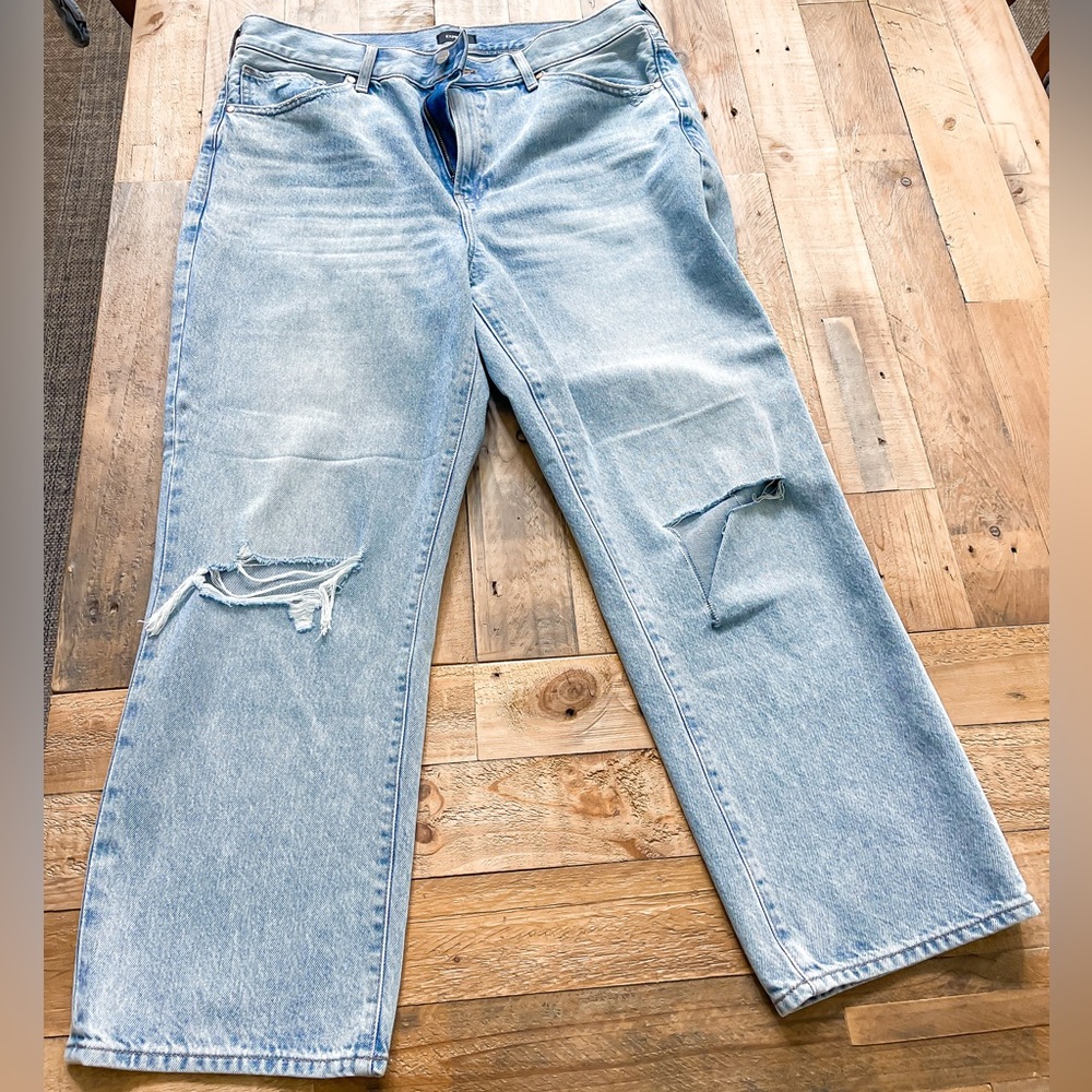 High rise lightwash straight ankle Jean from express